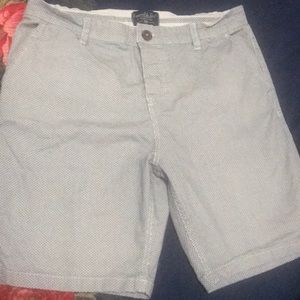 Short pants